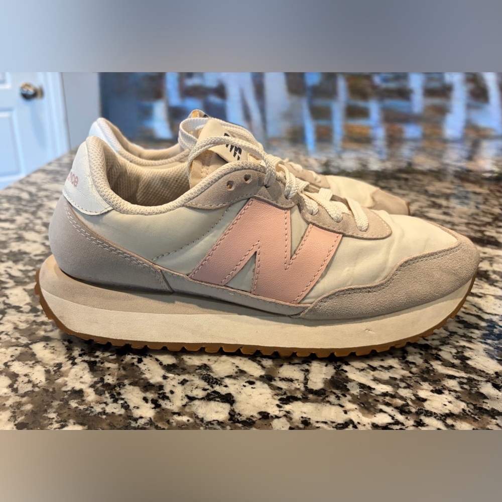 New Balance 237 Shoes